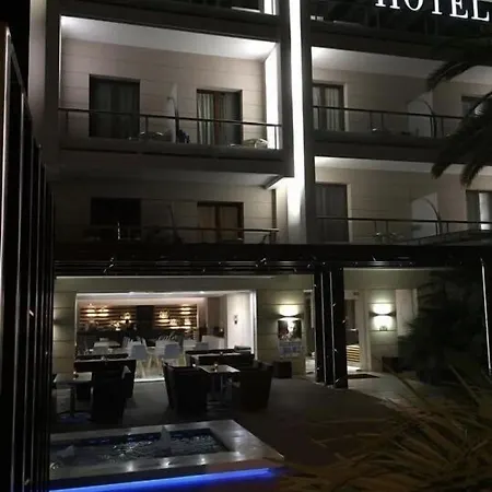 Otel Deves 2*
