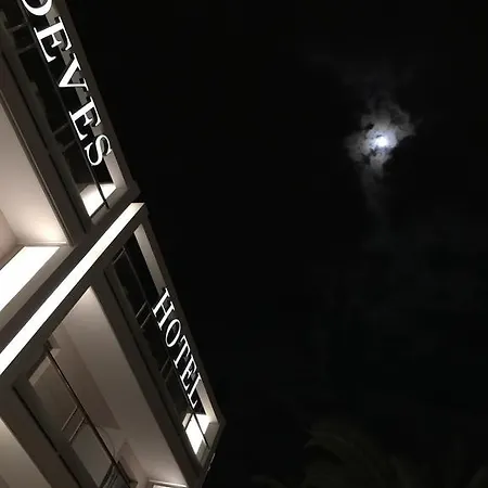 德威斯酒店 纳夫普利翁