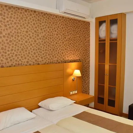 Deves Hotel 2*