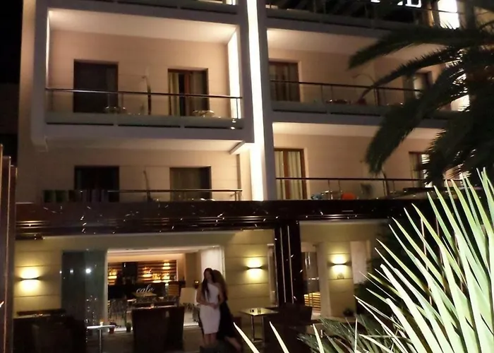 Deves Hotell 2*