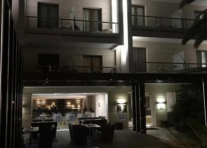 Hotell Deves 2*