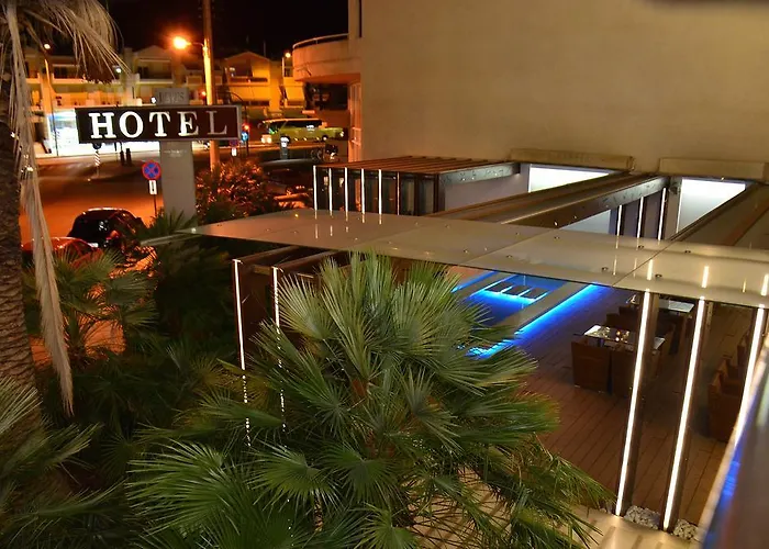Deves Hotell 2*